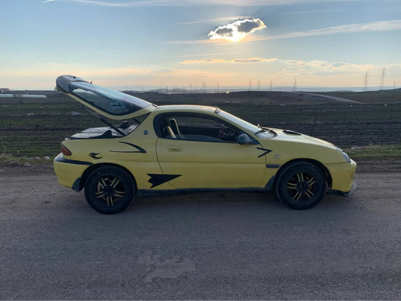 مازدا٣٢٣ سپؤرت مه كينه ١٢وكابريته گيرعادي ئارمي بلاستيك سليماني و أولياتي مرور كركوك بئ عه يب شوين نزيك بازيان سليماني***********—***********جوابي چات نادريته وه سميل, دهوك
