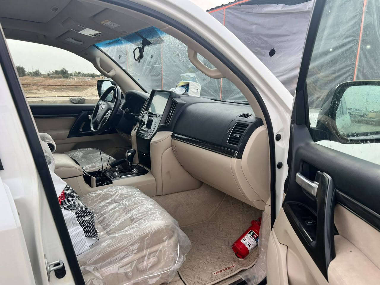 لاندكروزر مكفولة كفالة عامه
2020  بريمي ام ديفيده 
ماشيه 77 الف
فول مواصفات سونار مرفق بالمنشور 
السعر 575 
***********
