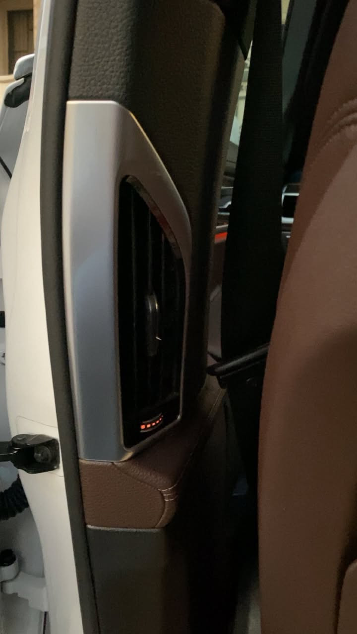 السلام عليكم
للبيع BMW 730 Li موديل 2018 لارج 

من القطع النادرة تعتبر زيرو السيارة 

لون صدفي داخل قهوائي جديدة جدا 

ماشية 27000 خليجي وكالة العروش 

كفالة عامة صبغ بارد تكحيل شخط حتة الدعاميات 

بأعلى المواصفات بهذا الموديل 

عطر داخل الجكمكة خاص بلسيارة كهربائي التحكم 

ايباد بلتجوة الخلفية بلادي خاص بلتحكم بجميع اوبشنات السيارة 

خمس بردات كهربائية 

شاحن واير ليس 

اوتو هولد + اوتو بارك 

خزن ميموري كشنات تدفئة وتبريد امامي خلفي 

طفاية حريق + مثلث بلادي 

جكات تصعد وتنزل السيارة 

تحكم ماوس 

شاشة داتا شو عرض بلجامة 

اربع ابواب شفط + صندوق 

اربع ابواب بصمة + صندوق كهرباء 

رادار 360 درجة 

كامرات 360 درجة

حساسات 360 درجة 

شمعات بلتكم الخلفية بلاد وكالة نادر يجي 

شاشات عدد 3 لمس + تحكم تبريد لمس بلاد وكالة 

بنوراما 

ويل 20 اصلي BMW lndividual 

تخم تاير اصلي جديد 

مع السيارة ثلاث بصمات اصلية واحدة منها شاشة

سنوية 2030 وهزة وفحص 2028 

رقم اربيل انكليزي سنوية باسمي تحويل مباشر 

مكان السيارة البنوك مجمع اساتذة المستنصرية 

للاستفسار 
***********
***********
