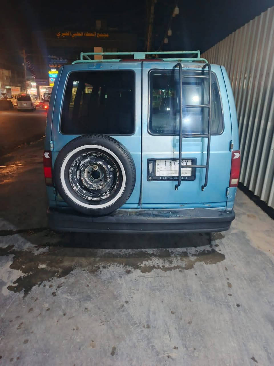 شوفر أمريكي محرك وكير بلادي للبيع او مراوس 
سياره اكفل فقط اصوليات لان موديل ١٩٩٥ 
سعره ٢٥ وبيه مجال للشراي 
***********
***********
واسط الصويره
