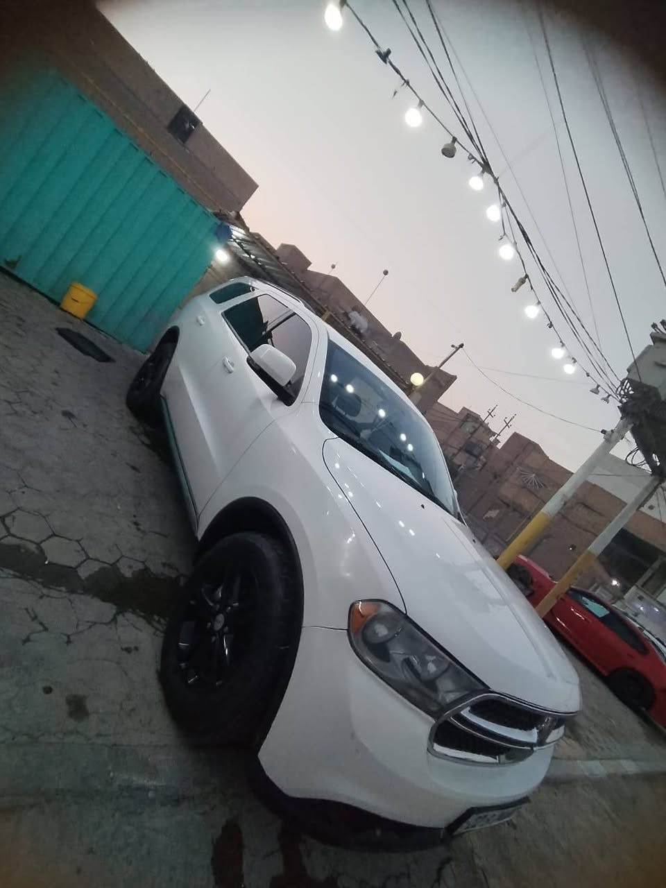 السلام عليكم دورنكو للبيع فول مواصفات للاخير ادوات ادوات دخول جديد كفاله عامه من الكص والعشائر والانتر بول هواي بيها مواصفات كلشي بيها شغال مكينه 8 سلندر هيمي مديل 2013 احلا من الصوره بعد السعر 90 وبيها مجال بسيط والشراي يدلل *********** المكان البصره
