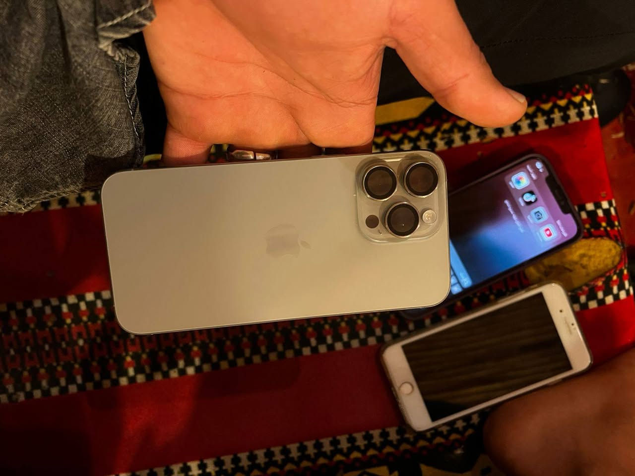 ايفون 15 برو ماكس شرق اوسط ذاكرته 256 دبل سم كارت بطاريته 90 جهاز نضافه 100٪   السعر اتصل عل رقم ***********
