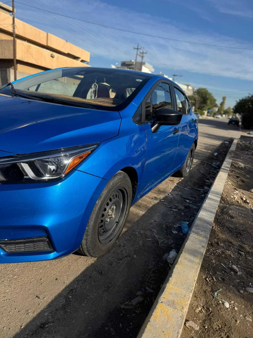 نيسان فيرسا وارد امريكي موديل ٢٠٢٢ رقم اربيل سنوية  ٢٠٢٨ ضررها باب السايق وباب خلف السايق  تبديل والجاملغ الامامي بارد فقط للاتصال والاستفسار الاتصال *********** 
مكان السيارة كركوك سعرها ١١٨$ وبيها مجال
