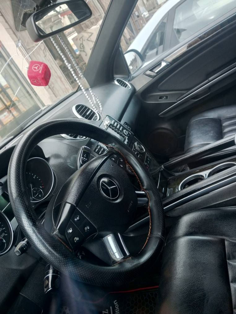 سلام عليكم للبيع مارسدس MLموديل2008
كيرو محرك شادلهه مال برادو 6سلندر كيرو محرك ابشرط السياره خير من الله بيه بس بونيد صبغ بدون حادض فقط بونيد صبغ 
تبريد ثلج تتفئه السياره فول مواصفات فول 
فتحت سقف كشنات ايتر تبريد كهربائي كلهه شغاله السياره أحله من الواقع
او عليهه غرامه 1800بعدل معامله تستلمهه 
مباشر تحويل ثاني يوم اسعرر 125اوبيهه مجال 
لطيبين او مراوس حسب القناعه أربيل, العراق


**إذا كنت صاحب هذا الإعلان وتريد حذفه لأي سبب، رجاءا أرسل رسالة إلى الدعم الفني**