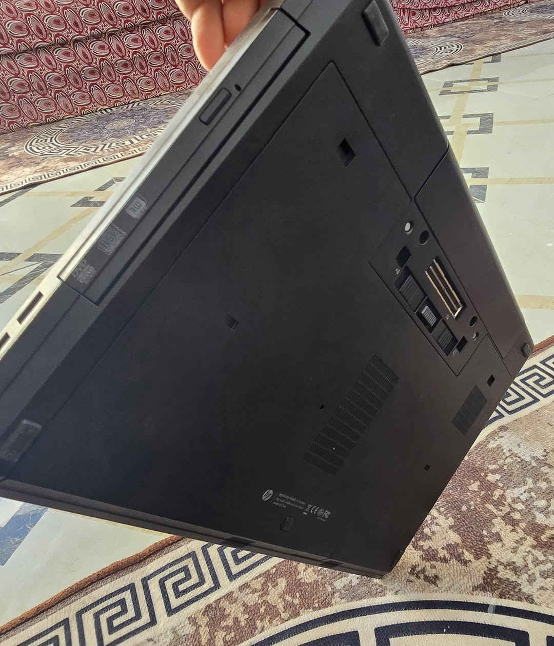 السلام عليكم لابتوب hp للبيع نظيف ويعمل بشكل جيد 
السعر ١٤٠ وبيه مجال للتواصل الخاص متواجد


**إذا كنت صاحب هذا الإعلان وتريد حذفه لأي سبب، رجاءا أرسل رسالة إلى الدعم الفني**