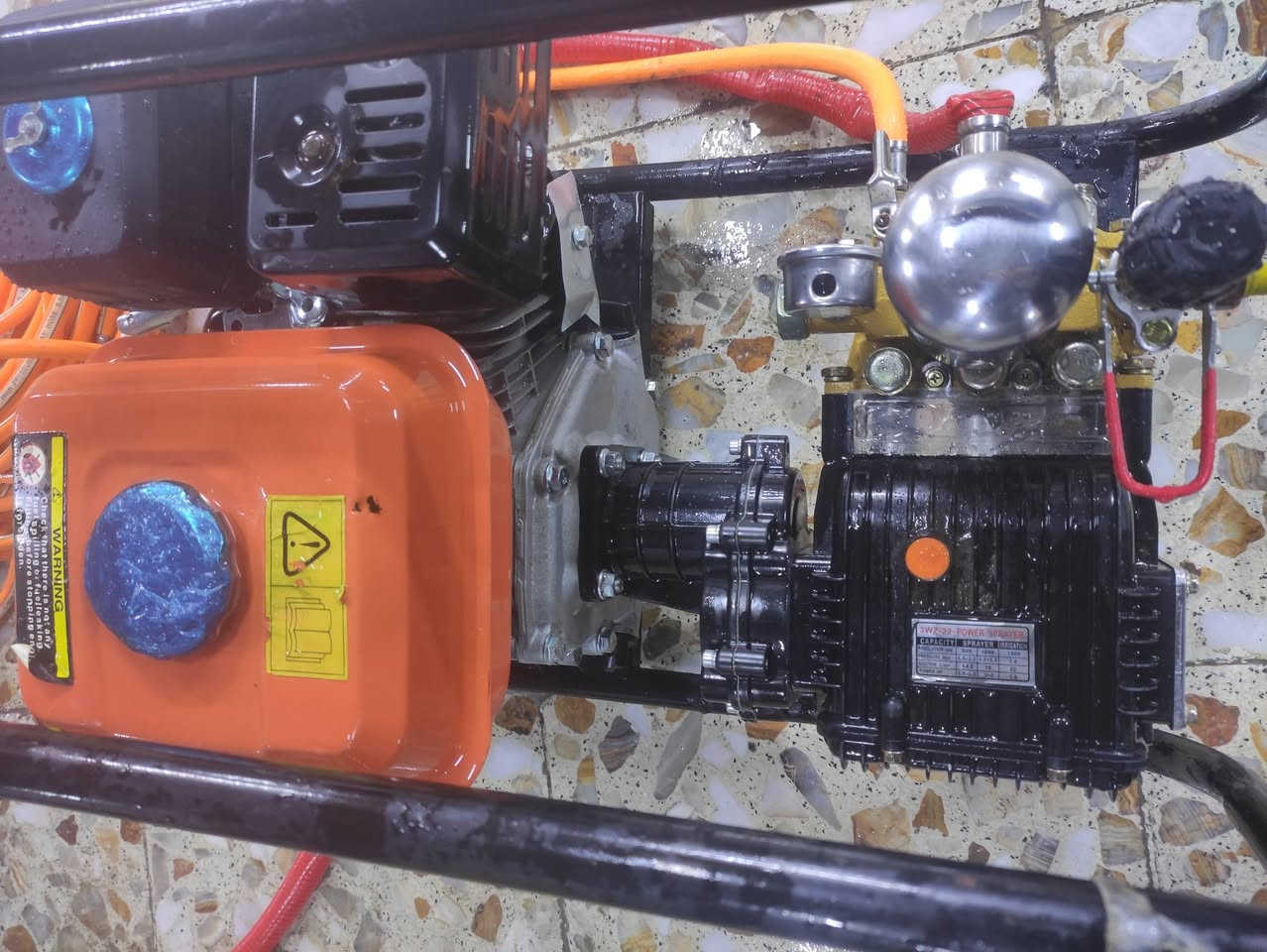 بيع مستعجل مضخه يابانيه اصليه بانزين 200 بار مع صونده أصليه 50متر جديده مجرد فتحناها وشتغلنه بيها يوم واحد سعرها 200 الف للاستفسار الاتصال على الرقم ***********
