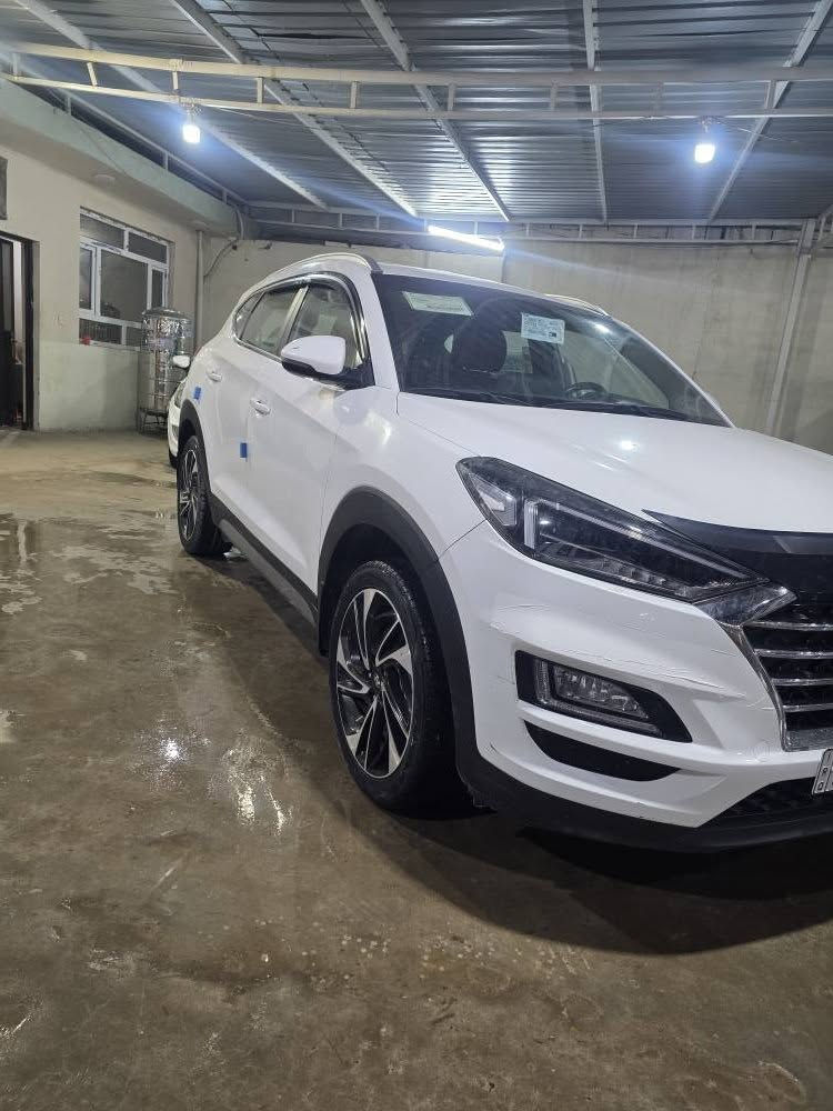 سلام عليكم توسان موديل 2019 خليجي كفاله بيه بارد شي بصيط فول عده البنرامه بصمه +بصمت بيبان
كراسي كهرباء +كرسي بقلاوه
قطعتين تبريد
عدسات 5
شاشه جبيره +صاج
محرك 2000 دوش ع وضع شركه
ماشيه 100
السعر 200 او بيه مجال 
مكان سياره بغداد الوسفيه
*********** بغداد, العراق
