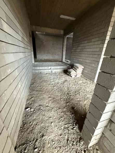 � هيگل للبيع – فرصة لا تعوّض! 🏡
📍 الموقع: الموصل – [ حي العربي  - سايدين الألبان ]

📐 المساحة: [ 300.متر واجهة 10.متر  ]
🛏️ عدد الغرف: [ 6 غرف نوم ]
🛁 عدد الحمامات: [ 2 حمام ]
🍽️ مطبخ + صالة + إستقبال + كراج + سطح 

✨ المميزات:
✅ موقع حيوي وقريب من الخدمات
✅ بناء مرتب 
✅ مدخل مستقل
✅ سند ملك صرف طابو الزهور

💸 السعر: [ يُذكر عند التواصل / او الاتصال ]
I 
📞 للاستفسار والمعاينة اتصلوا بنا على الأرقام
*********** اسيا
*********** كورك
نستقبل كافه العرضات في احياه الموصل
