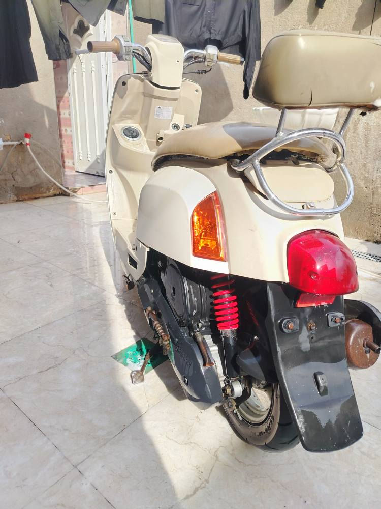 ماكس بوليسي دراجه كلها بلاد مكينه خرسه برغي مامفتوح بيها مكفوله كهربائيات كلها شغاله اوراق الشراي يتصل *********** عمارة, ميسان
