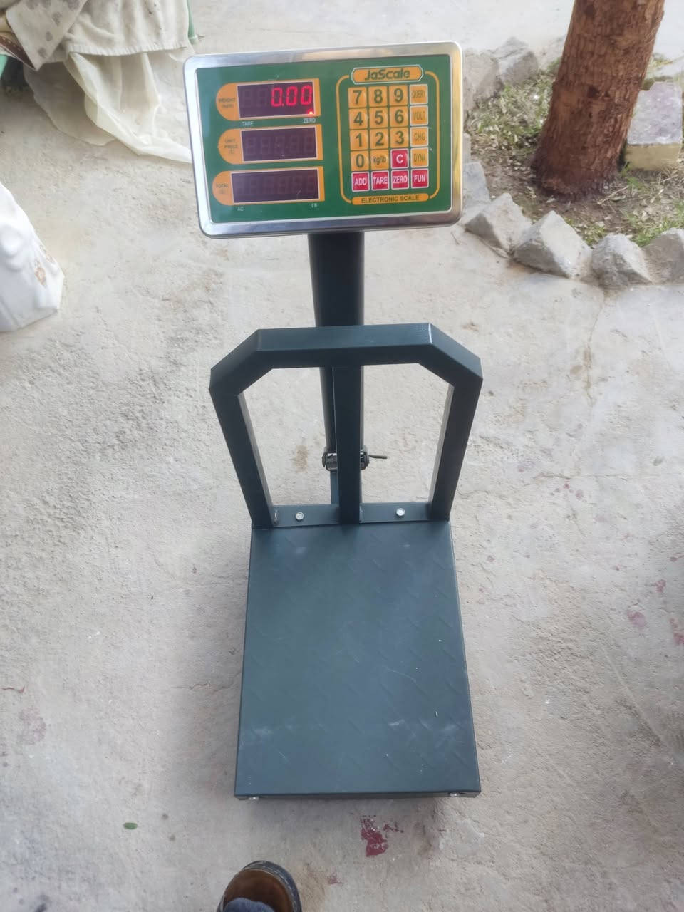 للبيع *********** مستعملات قليل نضافه90 /100
