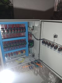 يوجد تأسيسات كهربائيه سكني وتصليحات وعمل بوردات الغطاسات شغل هندسي  07...