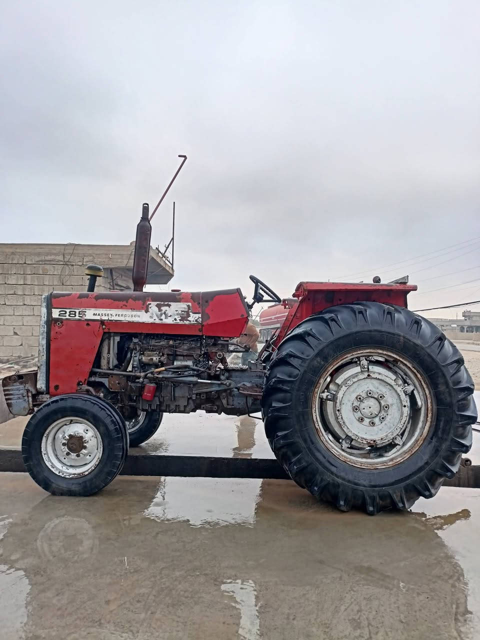 السلام عليكم
تركتر برازيلي حجم 285
 للبيع نضيف حيل كما موضح في الصور 
السعر 10500000 عشره ونص وبيهه مجال 
للاستفسار اكثر اتصل ***********
