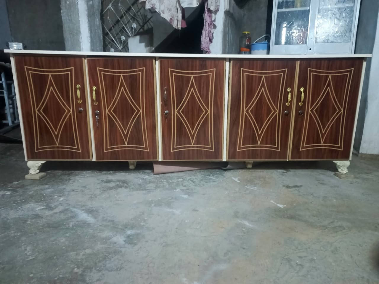 كنتور بابين نضيف للبيع معه بوفيه 5باب نضيفه 250ثنينهم ***********
