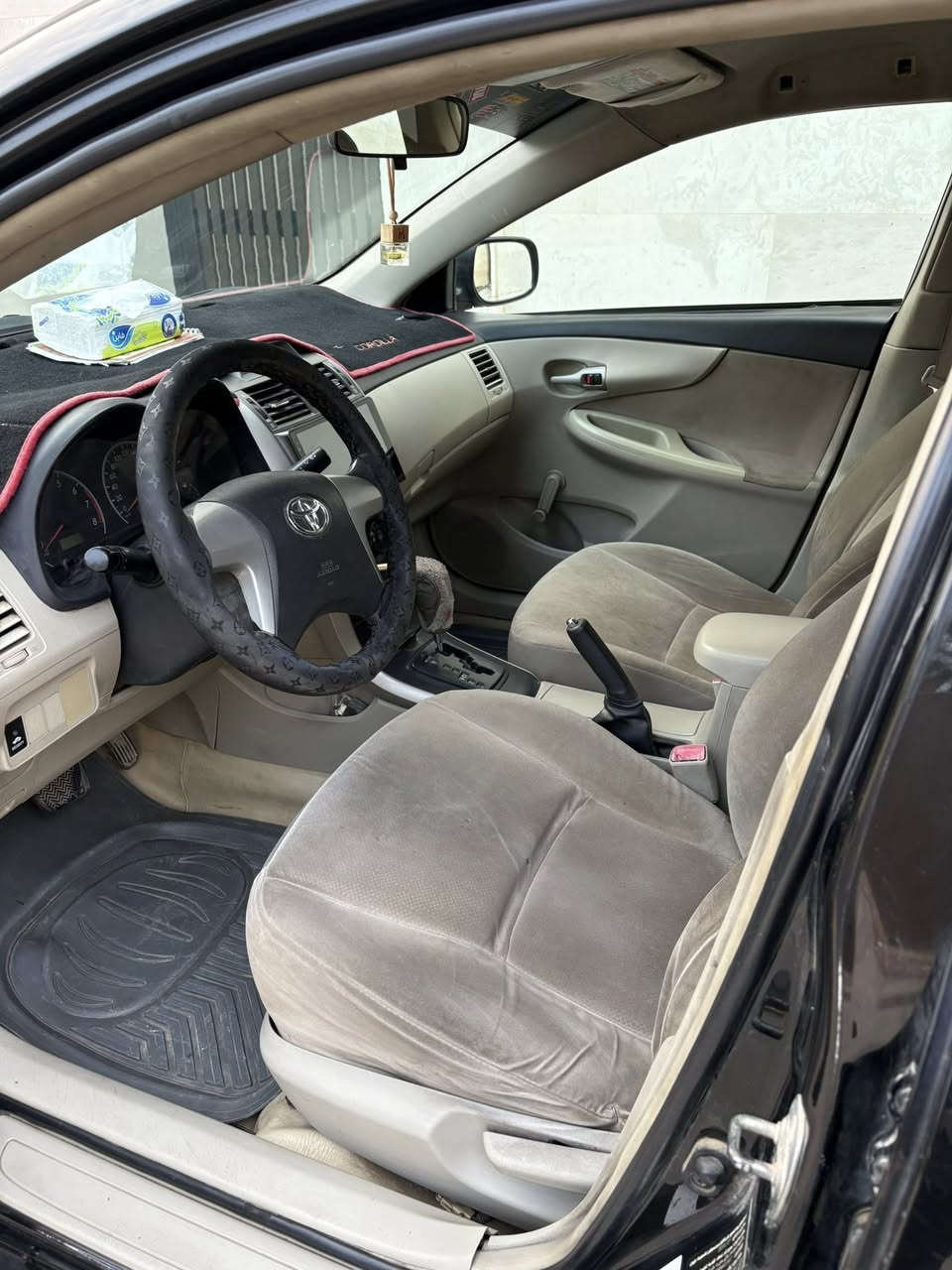 كورلا 2011 خليجي
بدون حادث فقط صبغ جاملغين كما موضح في المنشور 
مكينة وكير بحالة ممتازة
تبريد شغال ثلج 
ما مشتغل اي كلوب بالدشبول 
كهربائيات كاملة 
حدادية جيدة 
تايرات وضعية ممتازة جدد
سيارة ب اسمي تحويل ب اسم المشتري او وكالة عامة
سعرها 116 وبيها مجال جداً جداً بسيط 
مكاني الحلة - بابل 
للأستفسار الأتصال على الرقم 
***********
