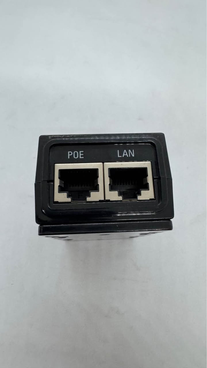 Ubiquiti Power over Ethernet (PoE)

محول طاقة عبر الإيثرنت (PoE Injector) من شركة Ubiquiti Networks. يُستخدم هذا الجهاز لتزويد أجهزة الشبكة (مثل نقاط الوصول اللاسلكية أو الكاميرات) بالطاقة والبيانات عبر كابل إيثرنت واحد. بغداد, العراق


**إذا كنت صاحب هذا الإعلان وتريد حذفه لأي سبب، رجاءا أرسل رسالة إلى الدعم الفني**