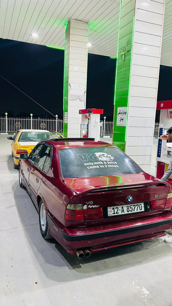 السلام عليكم اخوتي 
بيع سريع انشاء الله 
بي ام موديل 93
مكينة 540i v8 اصل وفصل بليت وباب
مكينة جديده بالجيس مال حاويه 
اكسل رياضي 
غرفه جديده من غير الكشنات
دبل جكمجة
دبل ايرباك 
دركة مال x5
بجم عريض 
مكاني بابل 
سعرها 60 وبيها مجال 
***********
