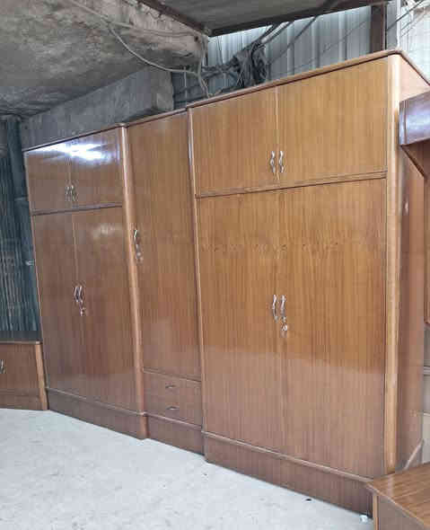 عرض خاص يعلن معرض الخفاجي عن وجود غرفه نوم خمسه أبواب وملحق الغرفه نظيفه حيل وتسكام دنك جاوي ارتفاع الكنتور مترين وربع كل هذا 800الف اي استفسار خاص او الاتصال ***********او
***********واتساب
