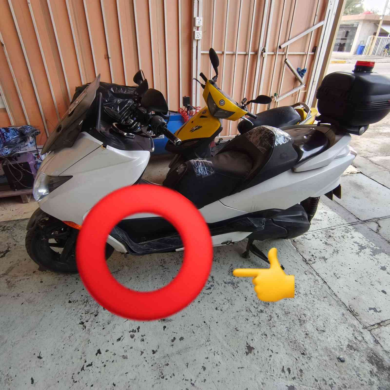 سلام عليكم فورزا 0 10 للبيع مرقم بغداد سنوية بأسمي تحويل ثاني يوم  الدراجة مكينه حلوة ناعمه هزة جديدة ماشية 58 الف  كفرات نضافة 80 % الكشن بي شك وتريشة مكسورة موضحة بل صور وبيها كم مكان يحتاجلها تعديل المكان بغداد الاعظمية سعر 18 اتصال ***********
