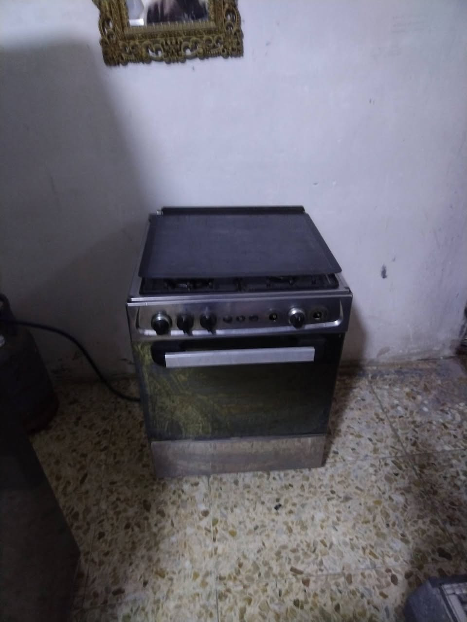 للبيع طباخ فريش مصري شغال السعر ٧٥ الف بغداد البلديات حي التراث رقمي ***********
