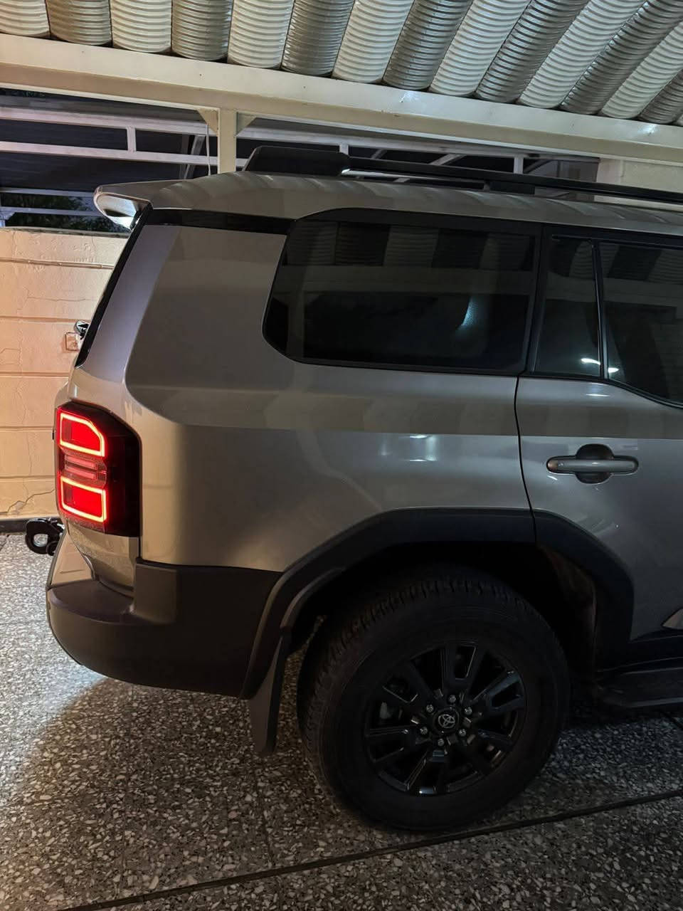 تويتا برادو R3 موديل: 2024
ساس (خليجي أصلي)(ضمان 4سنوات صيانة )

محرك كير واير بشرط مامفتوح 
سيارة حيل نظيفة كلشي عل بلاد جديد 
سنوية هزة كلشي جديد مدفوع لـ
باسمي السنوية بشرط تحويل وغرامـة
سيارة مابيـها دينار مصرف كامل من كل نواحي
كفالة عامة من شخط ورصعة 
الجام مغلف ppf 
سلايد بصمة جنطة كهرباء جلد كراسي كهرباء فول سيارة
السيارة ماشية 4 الف
رقم صاحب سيارة ***********
