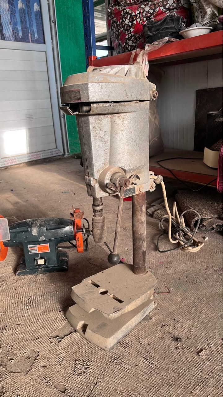 السلام عليكم 
كوسره ثابته مال حد وفرجه تنضيف صنع ايطاليا اصليه فول
دريل عمودي شغالي مابي شي بي نقص قايش مكطوع ابيع الدريل حديد ثنينهن ب 170 وبيهن مجال عمارة, ميسان


**إذا كنت صاحب هذا الإعلان وتريد حذفه لأي سبب، رجاءا أرسل رسالة إلى الدعم الفني**