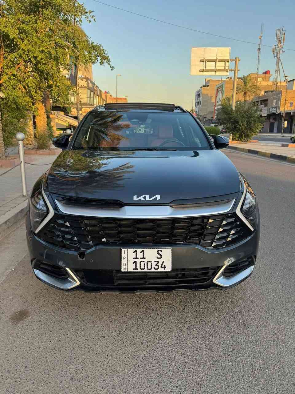 سبورتج هايبرد- موديل 2025
مواصفات فوك الفول برستيج 4x4 
٣ وضعيات قيادة ايكو و سمارت و سبورت 
و بيها بعد ٣ وضعيات اعتيادي و جبلي و ثلجي 
 محرك 1.6 لتر توربو هايبرد بقوه245 حصان ومحرك ثاني كهرباء ٦٦ كيلو واط  
ماشية 9
 ‏#حادث_ بل منشور
 ‏#الفئة SX برستيج
كير ماوس اوتيماتك 8 سرعات
تشغيل ذكي ( بصمة ) ,تشغيل عن بعد
شاشة Apple CarPlay, android auto 
 4 كاميرات (360) درجة 
تحكم ستيرين كامل مع تدفئه 
 فتحة سقف ( بانوراما ) كاملة
 المقاعد الامامية تبريد + تدفئة 
المقاعد الخلفية تدفئه 
هاند بريك كهرباء
 شاشة كبيرة ( GPS )
 رادار امامي وجانبي وخلفي كل جوانب
حساس امامي و خلفي
 مقاعد خزن ميموري 
شاحن وايرليس
كراسي كهرباء 
صندوق كهرباء
 هاند بريك كهرباء 
 مانع انزلاق 
 اوتو هولد ( AUTO HOLD )
 مساعد نزول المنحدرات 
 سستم صوت هارمن كاردن
 ‏نظام قيادة ذاتي
 ‏كشنات جلد طبيعي 
 ‏منافذ USB +أواكس
 داخل انارة متغيرة عده الوان 
ترجيع وتقديم بالبصمه عن بعد 
و هواي مواصفات… .مكاني الدوره… ***********
