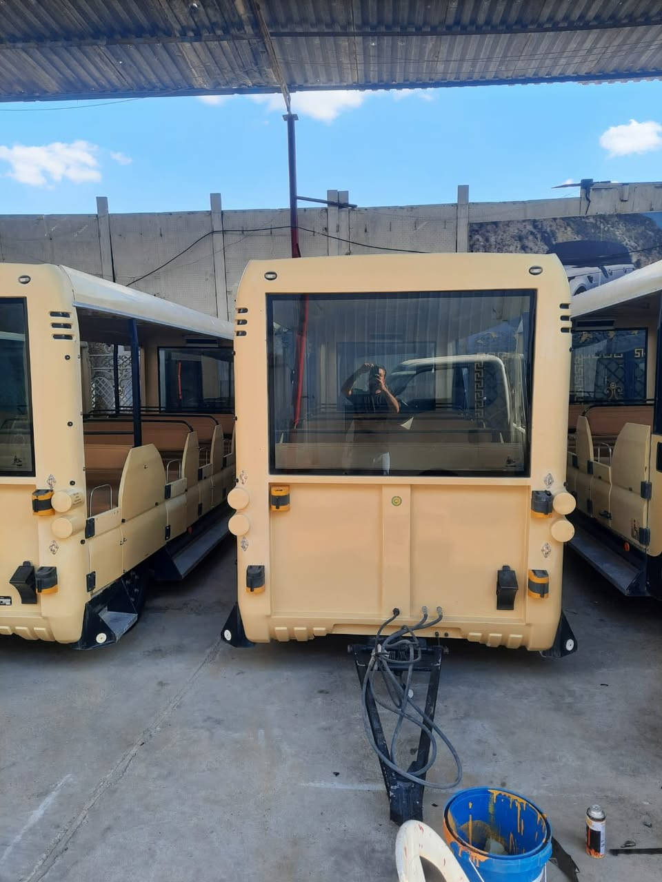 سلام عليكم 
يتوفر لدى معرض جوهرة الفنجان لتجارة السيارات والتجارة العامة ..
قطار للبيع … 
قطار للبيع المنشأ ياباني محرك اسوزو كامل مع فاركون عدد مقاعد في المقصورة والفاركون ٥٠ نفر تقريبا كهربائيات كاملة وتبريد في المقصورة موقع المعرض بغداد شارع الظلال مقابل شركة النقل البري للستفسار ***********
