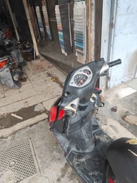 دراجه سكنس نثيه للبيع دراجه شغاله السعر 300و بيها مجال المكان شعب شارع...