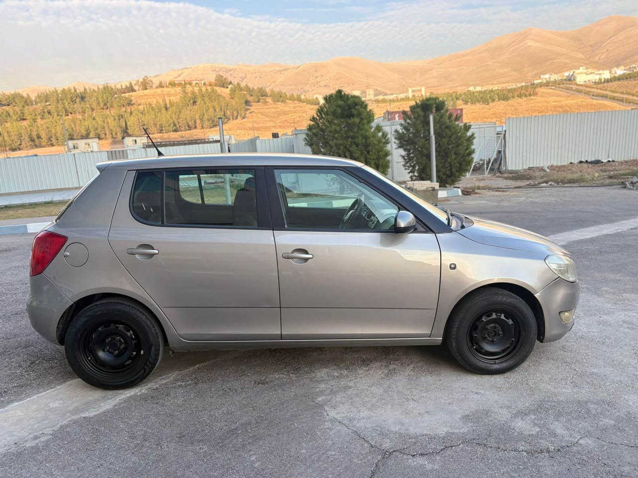 سلاو  له سه ر ازني ادمين 🌹
موديل ٢٠١٥
جالمغي بيشه وه سه كن  قه راغي بونيد بوياغه
خليجي ده بل جه كمه جه 
١٤٠ هه زار روشتوه 
كير مه كينه به شه رت نه كراوه ته وه 
شوين سليماني
نرخ ٨٠$
سالانه ي تاكو ٢٠٢ السليمانية, العراق


**إذا كنت صاحب هذا الإعلان وتريد حذفه لأي سبب، رجاءا أرسل رسالة إلى الدعم الفني**