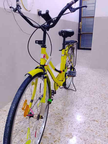 السلام عليكم بناتي لبيع او مراوس بناتي فقط شركة برون حجم 26 مديل 20 نضيف سعر 110 مكاني بغداد الزعفرانيه بيت بنيه الرقم ***********
