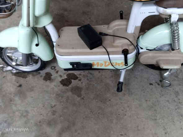 سلام عليكم دراجه شحن لبيع بيه عطل بل كهربائيات ما نعرف شنو بس من انحطه علا شحن تشتغل من اشيله تطفه ابيع هل مجود سعر ١٢٠وبيه مجال امكان بغداد اتصل علا رقم هاتف ***********
