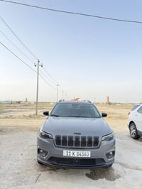 جيب بزون موديل 2023 لون سمنتي مميز عداد34400 الف ميل فقط  مواصفات السي...