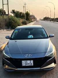 النترا 2023 محرك 2000  حادثها بنيد سطحي بدون ايرباك السياره  مواصفاتها...