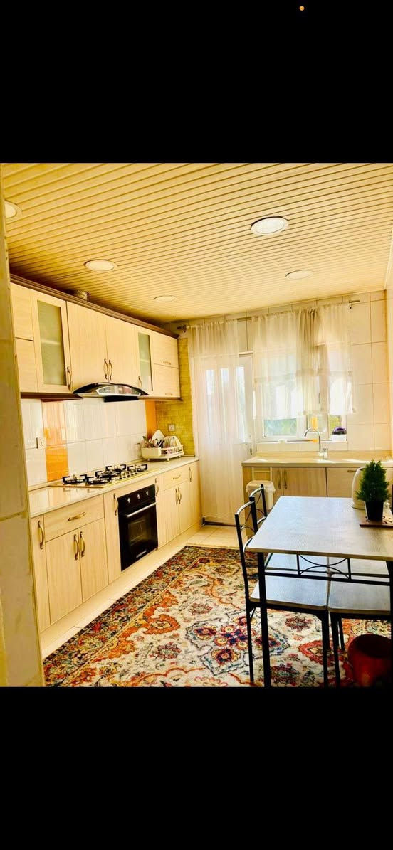 ‏شوقەیەکی زۆر جوان پاك و خاوێن بۆ فرۆشتن
‏شوێن :  کورد ستی 1
‏نهۆمی : 2
‏ڕووبەر : 110م
‏ڕووی : ئەزمەڕ و کرکوك
‏پێکهاتە : 3 نووستن هۆڵ مەتبەخ مەخزەن 2 بالکۆن مشتملات
‏کەوانتەر و 2 سپلیتی تێدایە
‏
‏🔴 بۆ زانینی نرخ کۆمێنت بنووسە
‏
‏یان پەیوەندی بکە بە ژمارە موبایلی 
‏مامۆستا نجم الدین
‏***********
‏***********
