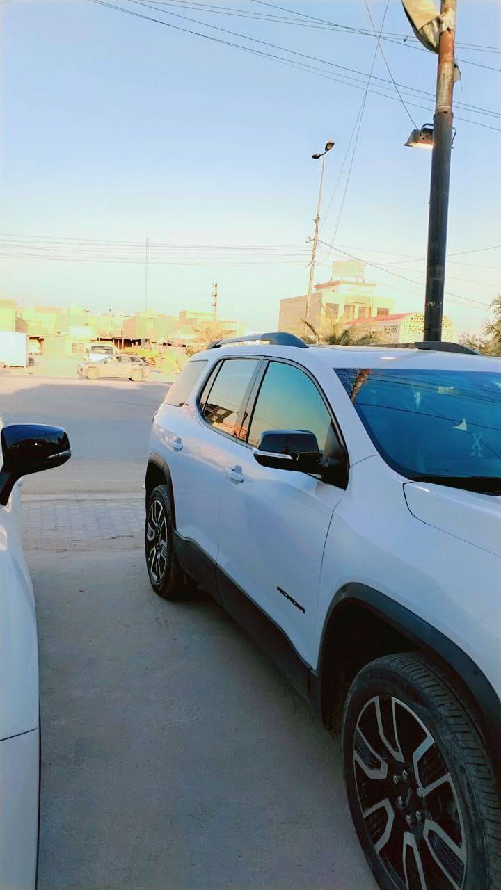 جمسي اكاديا 21 فول موصفات
محرك 4 /2000 تيربو
7  راكب
حادثها جاملغ وبنيد
السعر /  220
 للاتصال / ***********
