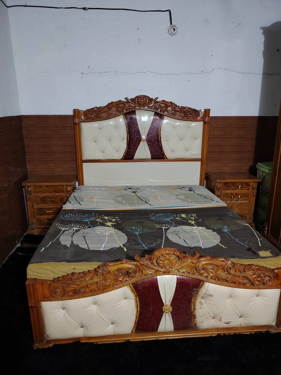 عندي غرفه جديده مابيه اي ضرر ٦ بيبان سعره مليون و٧٠٠ وبيه مجال مكان بغداد


**إذا كنت صاحب هذا الإعلان وتريد حذفه لأي سبب، رجاءا أرسل رسالة إلى الدعم الفني**