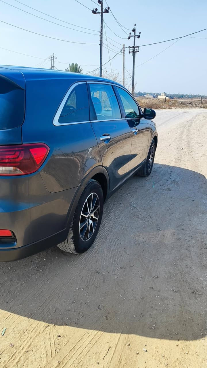 السلام عليكم  سورنتو للبيع 19 السعر168 بيه مجال للستفسار ***********
