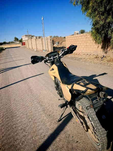 قفاز للبيع نضافه شوف العين السعر 500او بي مجال يرهم مراوس للتواصل ***********ملاحضه الويل الورا مطعوج
