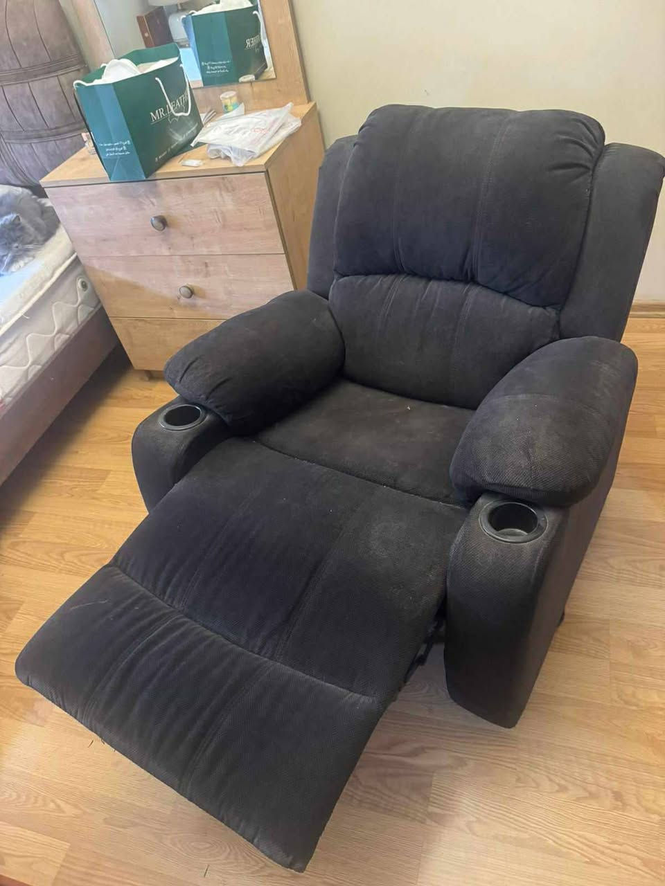 كرسي ريكلاينر للبيع ب 300 عنوان بغداد حي العدل
اخذ سكرين وتعال خاص


**إذا كنت صاحب هذا الإعلان وتريد حذفه لأي سبب، رجاءا أرسل رسالة إلى الدعم الفني**