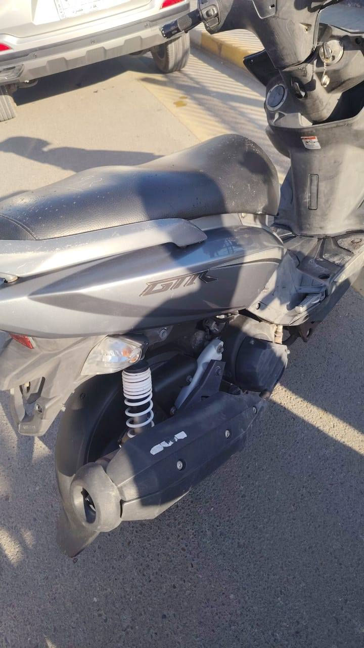 مكفولة من كلشي دراجه رمبه ماخذهة قبل 6 اشهر ومستخدمه شي قليل على كد دوامي جبت سياره وما احتاجهة نقص بس دبل امامي سعر 1050 وبيهة مجال بصيط كلش بغداد زعفرانية ***********
