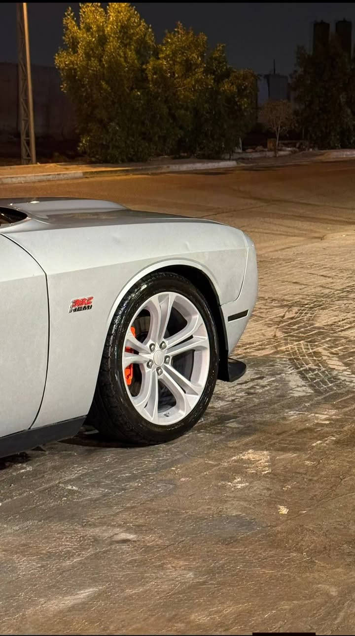 جالنجر rt موديل ٢١
مكينه 5700 
اويل كاتش كان
دبات موبار سود
بوابات كتم صوت
برمجة سيفتي وكت اوف يم غيث السراي 
بك لايت متغير ع التلفون 
شاشة كار بلي وسط
تايرات خلفي نيتو سمي سلك 305
عليها منظومة غاز ١٠٠ لتر جديدة بس فاصلها ممشغلها تكدر تشغلها يم اي ورشة صيانة للغاز 
سيارة كاملة بدون اي نقص 
عبوة فيول بمب جديدة
مروحة دبل جديد
بلكات ريسنك
ضربتها صفحة الصدر
ابيع مصبوغة حزام
رقمها اربيل 
السيارة كلش حلوة وناصبة 
مكاني بغداد حي الجهاد
سعرها 165 وبيها مجال 
***********
