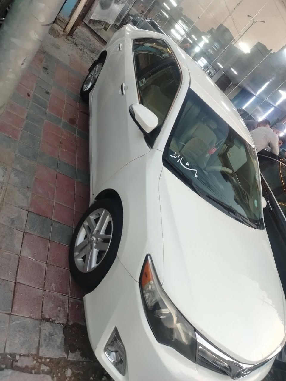 كامري 2014 خليجي
فول مواصفات عدا الفتحه 1/1
135$
مكينة 4 سلندر بنزين
بيها اربع قطع 
مواصفات:
بصمه تشغيل 
بصمه ابواب وصندوق 
كشنات كهرباء 
كشنات قماش
شاشه جبيره - كاميره 
دواخل فورميكا 
اشاير بل مري 
لايتات زينون 
بلاجكتور زينون 
5 ويل كب 
حساسات خلفيه 
تحكمات استيرن جهتين 
دبل صالنصه 
تبريد لمس بيانو
سيارة جديده جدا سعرها معقول بلعافيه ع الياخذها 

رقم صاحب السيارة 
***********
***********
