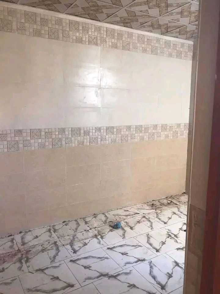 (ع..143 )
بيت للايجار  (50 متر) حي النداء شارع المجمعات عمود 54 خلف علوة تفاحه 
سعر الايجار 175 الف 
يحتوي على طابق واحد 
غرفه.  مطبخ   صاله   صحيات


**إذا كنت صاحب هذا الإعلان وتريد حذفه لأي سبب، رجاءا أرسل رسالة إلى الدعم الفني**