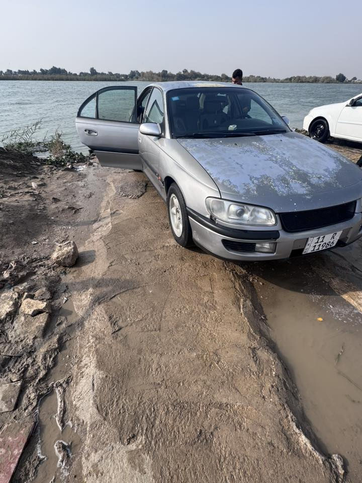 أوبل اوميكا بزون موديل ٩٦
كير مكينه vvt3000 مكفولات 
تبريد شغال ثلج 
سياره حلوه ونظيفه الكشر جارد
سياره كامله من كلشي مجرد ملاحظات بسيطه 
رقم بغداد أنكليزي بسمي 
سعره ٤٥ وبي مجال قليل شراي اتصل مو شراي لا تشلع قلبي فدوه اروحلك للاستفسار اتصل على الرقم  ‭٠٧٧١ ٥٤٨ ٦١٤٩‬مكاني الكوت
