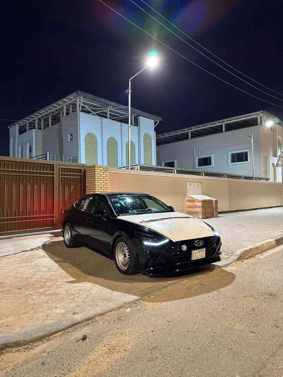 السلام عليكم سيارة سوناتا مديل 2021 سيارة للبيع  حسب مكاني  بصرة ورقمه معوقين بصرة مميز وضربته جاملغ وبنيد وجاملغ مبدل وبنيد مصلح سعره 154 وبيه مجال بسيط ماشية83kوهذا  رقمي بي واتساب *********** البصرة, العراق
