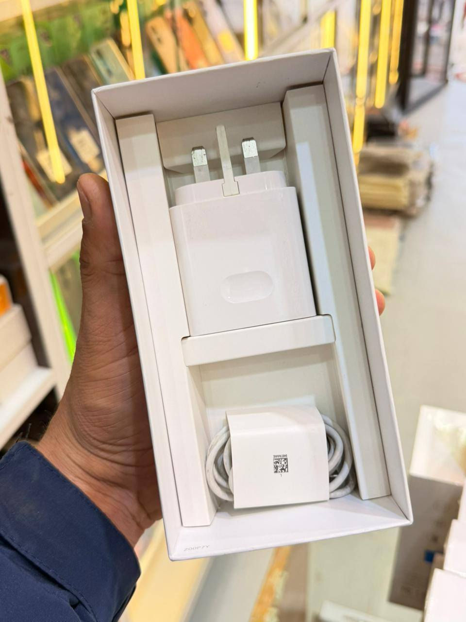 Honor 200  5G
ذاكرة تخزين 256 , عشوائية 12
ملك البورتريه
مكفول من كلشي وتاخذه من البيت شرط وراسك بارد
ملحقات كاملة الاصلية
توصيل ماعندي
مكاني الزبير
السعر 325
اي استفسار انه حاضر وتساب وخاص
***********
