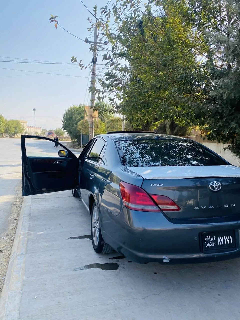 ئەڤەلۆن ٢٠٠٦ 
کامل بۆیاخ 
وەرنەگەڕاوە 
قرچی بەسیتی ھەیە 
گێڕ و مەکینە مەزبوت 
فول فول مواسەفات بەس بەسمەنیە 
سعری ٥٥ گەڵا کەمێک معامەلە 
گۆڕینەوەش ئەکەین 
*********** السليمانية, العراق
