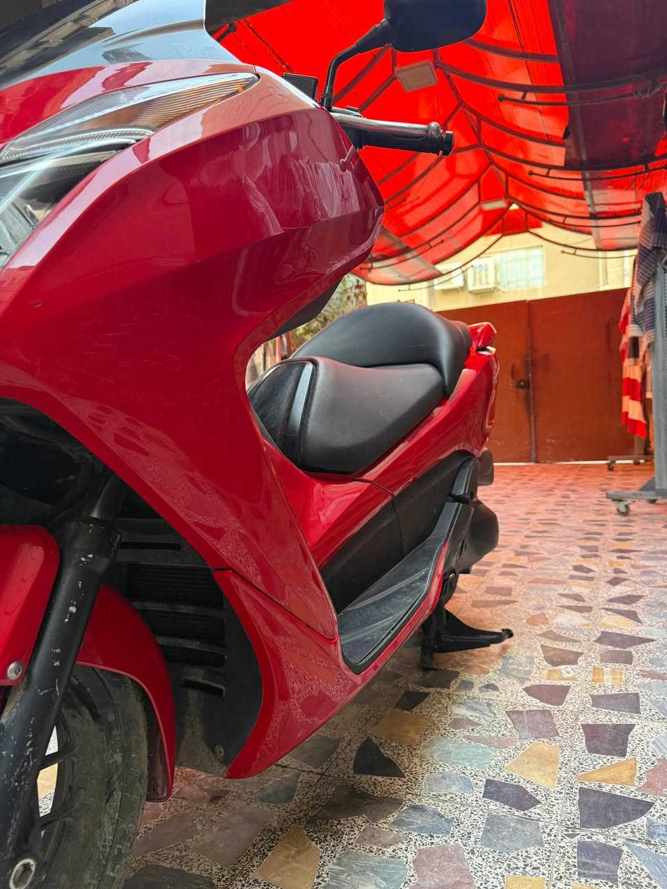 السلام عليكم شباب فورزة صفر 12
نضافة 100/100 مكفولة كفالة عامة ماشية 41 الف 
اخوان اني مكلف بالنشر السعر 20 
رقم صاحب الدراجة ***********
