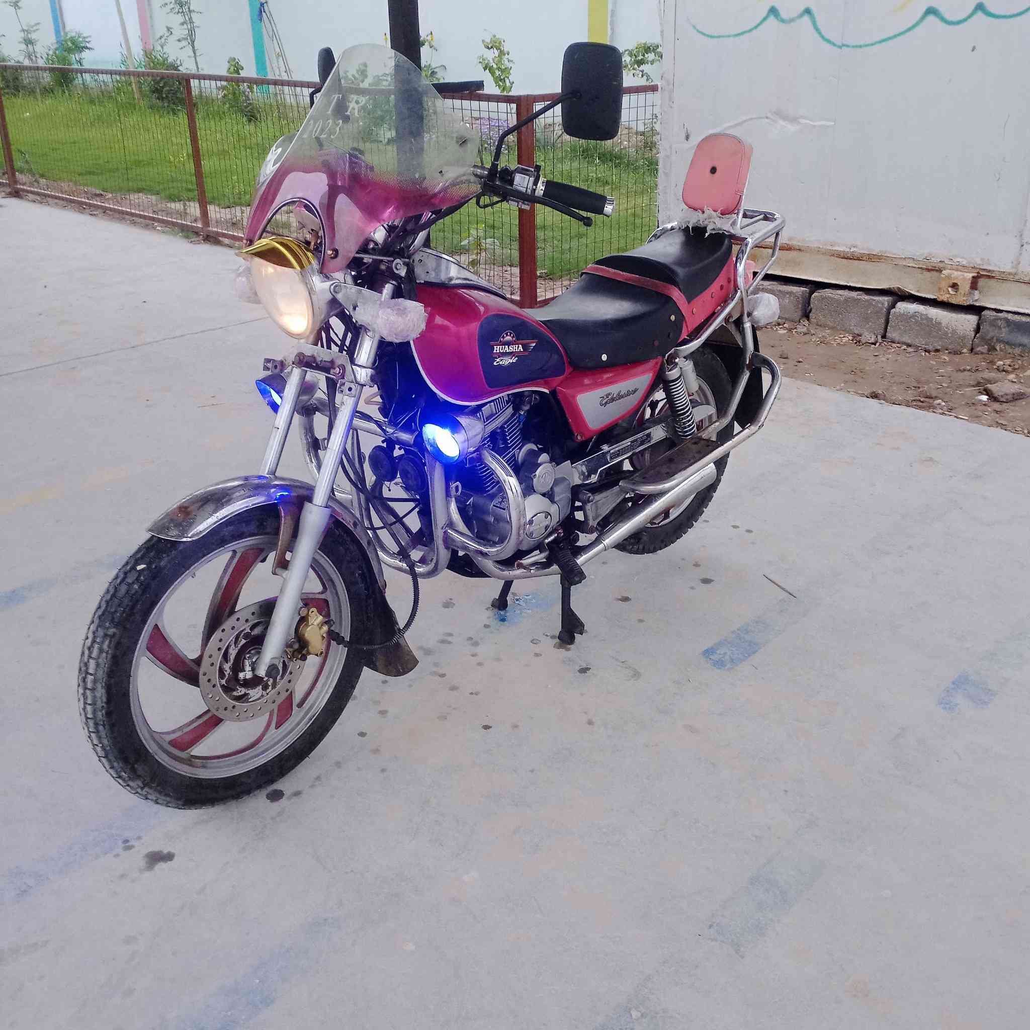 السلام عليكم دراجه جونده موديل 2016 اوراق اصولي دراجه مكفوله من كلشي. مكانه حله سعرهه 650 وبيه مجال قليل. شراي يتصل وبل خدمه ***********
