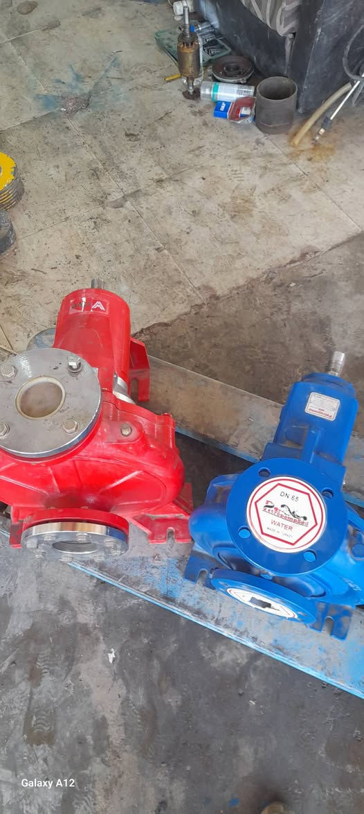 السلام عليكم يتوفر لدينا مضخات جديده 
المضخه الزرگه ضغط عالي 
تستخدم للمرشات والحريق
تدفع مسافه ٧ كيلوات وتحتاج ٤٠  الى ٥٠  حصان دورة ٣٠٠٠

الحمره نفس الشي وتدفع ١٠ كيلوات وتحتاج من ٦٠ الى ٧٥ حصان دورة ٣٠٠٠ ،،اربيل ،،*********** , يتوفر توصيل جميع المحافظات
